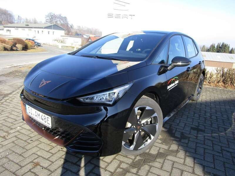 Mythosschwarz Gebraucht 2025 Cupra Born Kleinwagen | 33.990 € (Superpreis) - Bild 1/4