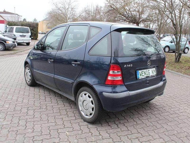 Gebraucht Mercedes A140 Classic 82 PS (60 kW) 2002 Blau Limousine