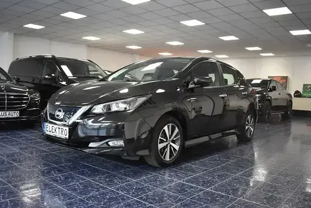 Gebraucht Nissan Leaf Acenta 110 kW (150 PS) 2021 Schwarz Kleinwagen