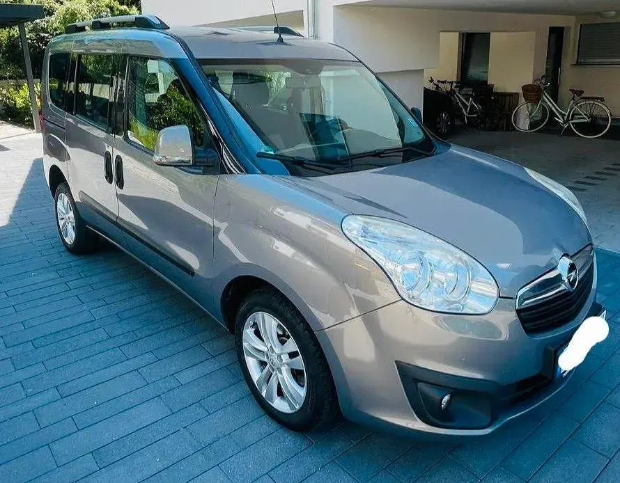 Gebraucht Opel Combo Edition 105 PS (77 kW) 2013 Grau Van / Kleinbus