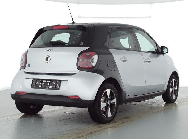 Silber Gebraucht 2020 Smart ForFour Electric Drive Passion Limousine | 9.999 € (Fairer Preis) - Bild 1/4