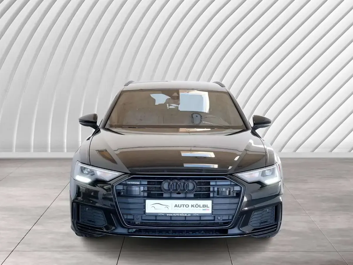 Gebraucht Audi A6 Sport 204 PS (150 kW) 2023 Mythosschwarz metallic Kombi