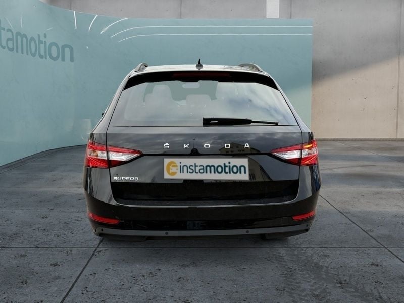 Gebraucht Skoda Superb Ambition 150 PS (110 kW) 2024 Schwarz Kombi