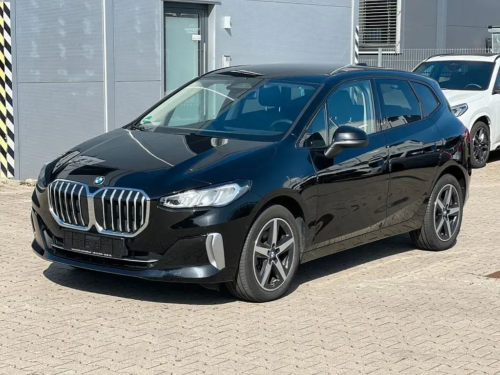 Gebraucht BMW 218 Active Tourer Luxury Line 136 PS (100 kW) 2024 Schwarz Van / Kleinbus