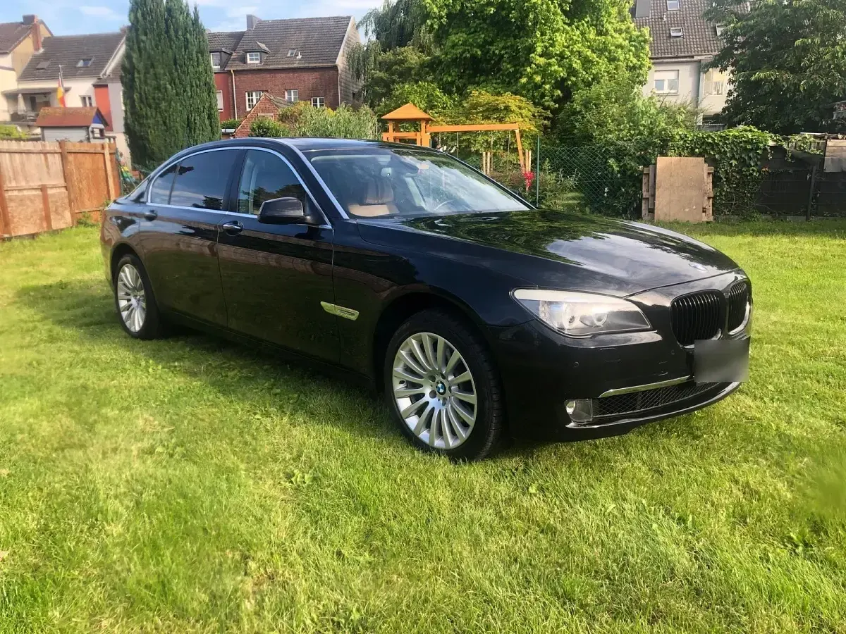 Gebraucht BMW 740L 258 PS (189 kW) 2010 Schwarz Limousine