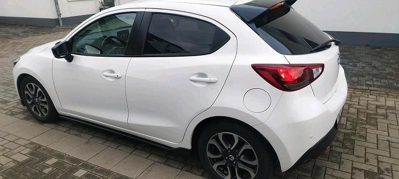 Gebraucht Mazda 2 Edition 90 PS (66 kW) 2017 Andere farben Kleinwagen