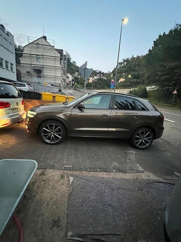 Braun Gebraucht 2013 Audi Q3 SUV | 14.500 € (Teuer) - Bild 1/4