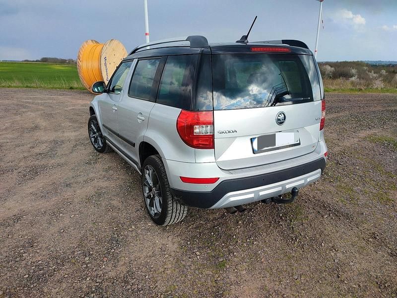 Gebraucht Skoda Yeti 140 PS (102 kW) 2014 Silber SUV
