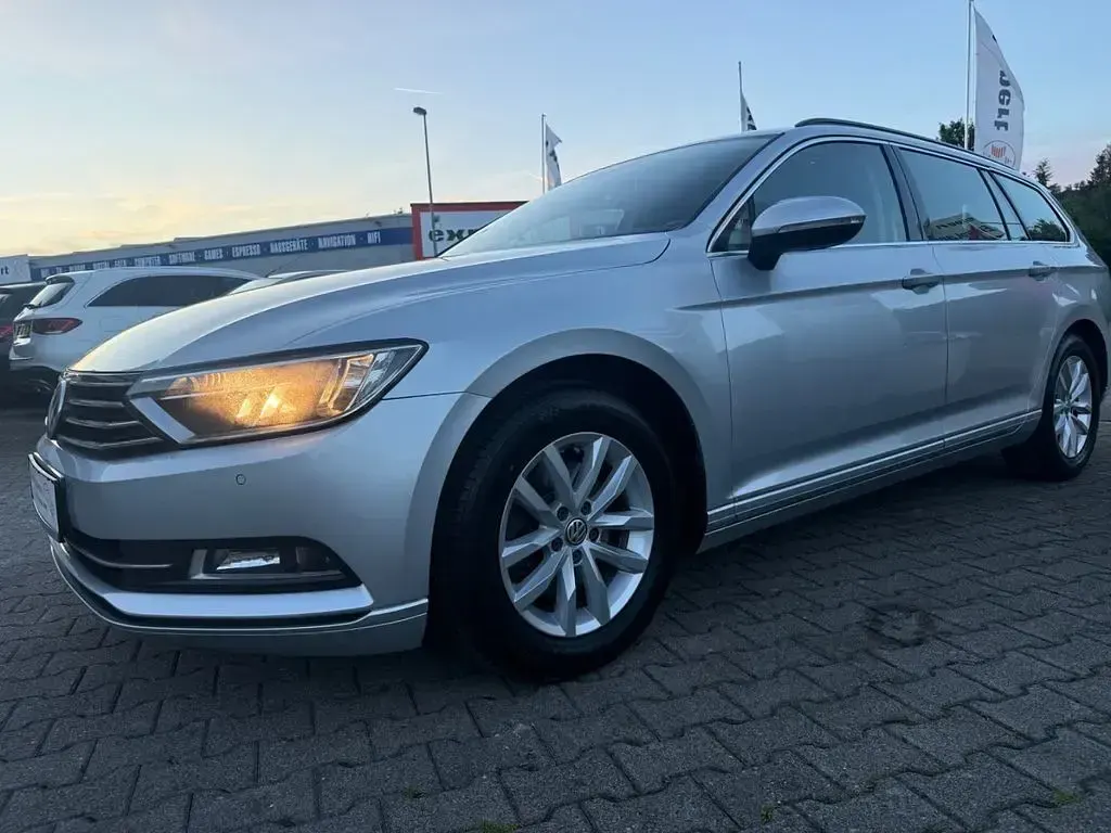 Gebraucht VW Passat Comfortline 150 PS (110 kW) 2014 Schwarz Kombi