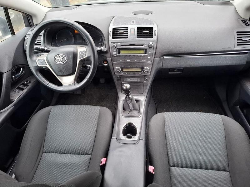 Gebraucht Toyota Avensis Executive 177 PS (130 kW) 2010 Grau Kombi