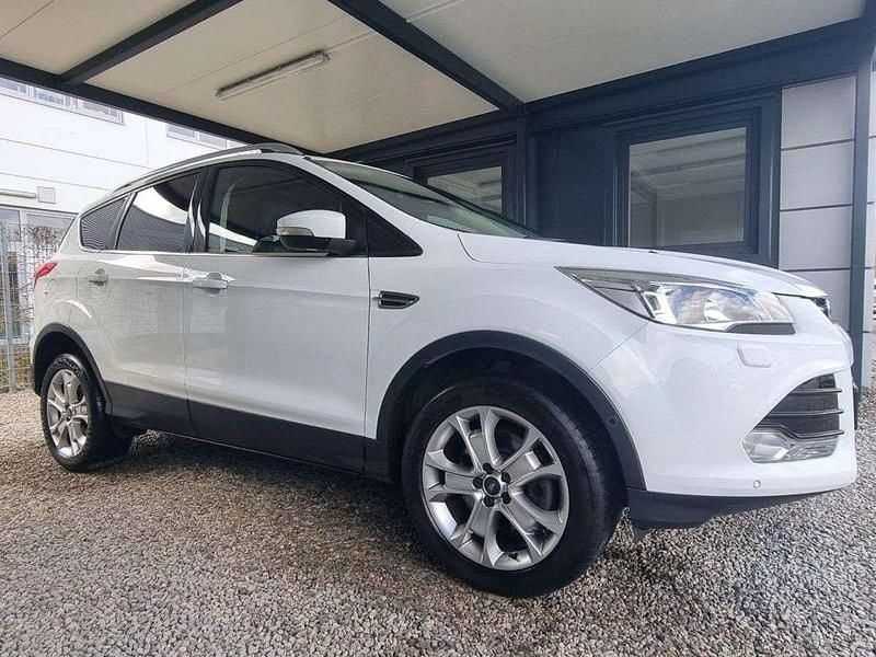 Usado Ford Kuga 179 HP (131 kW) 2015 Branco SUV