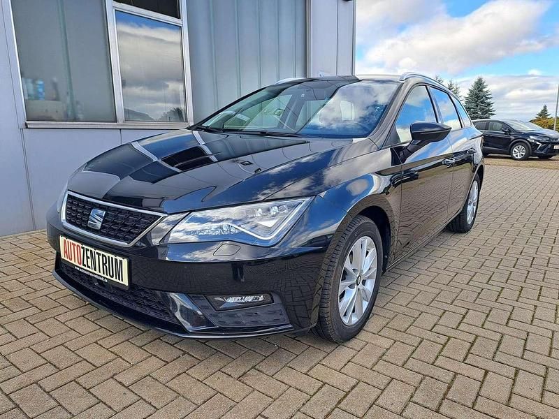Mitternachtsschwarz Gebraucht 2020 Seat Leon Style Kombi | 19.990 € (Fairer Preis) - Bild 1/4