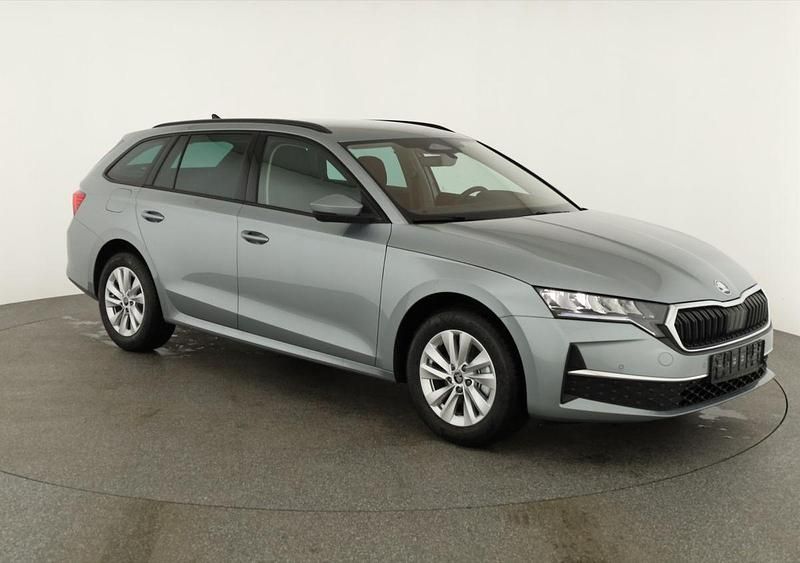 Neu Skoda Octavia Selection 150 PS (110 kW) 2026 Smokey diamond silber metallic Kombi