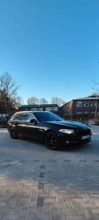 Schwarz Gebraucht 2012 BMW 520 Limousine | 10.500 € (Guter Preis) - Bild 1/4