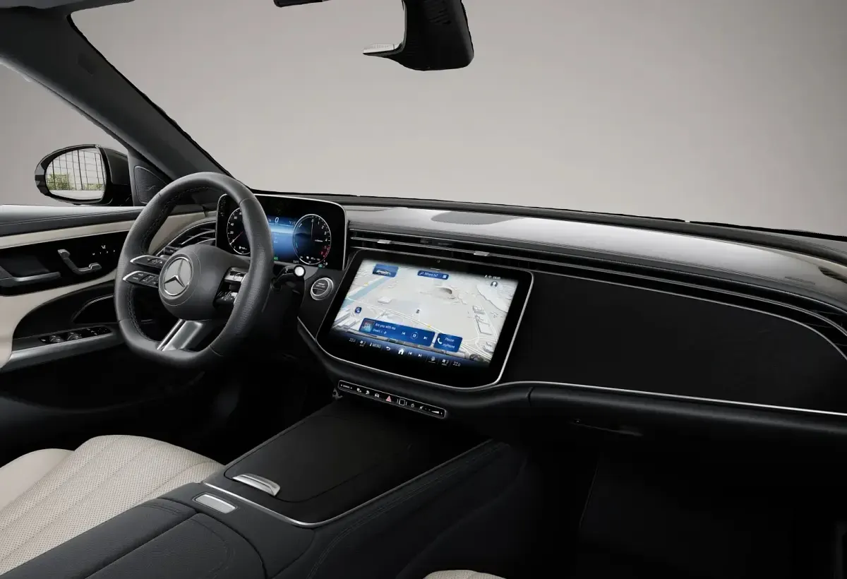 Gebraucht Mercedes E300 197 PS (144 kW) 2025 Grau
