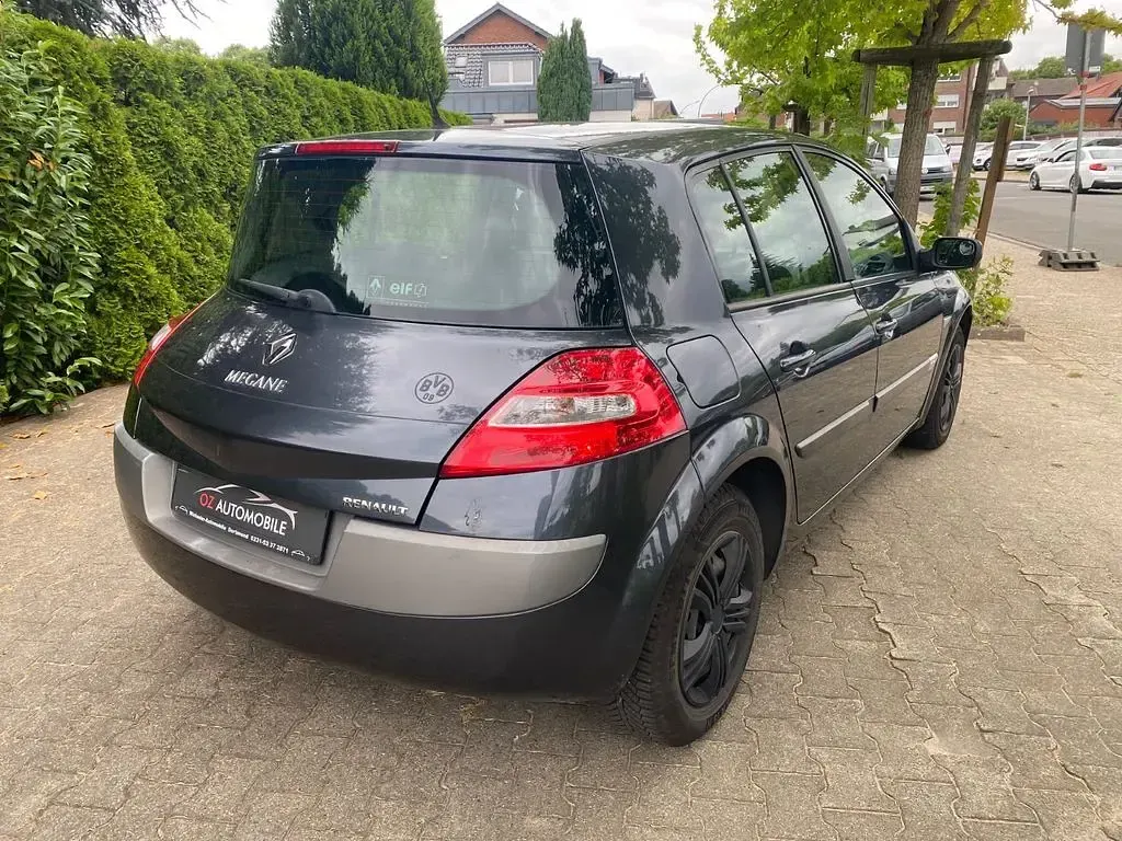 Gebraucht Renault Mégane II Authentique 111 PS (81 kW) 2006 Grau Limousine