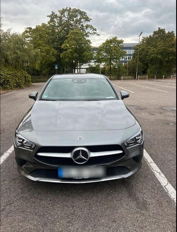 Gebraucht Mercedes CLA200 163 PS (119 kW) 2022 Grau Coupé