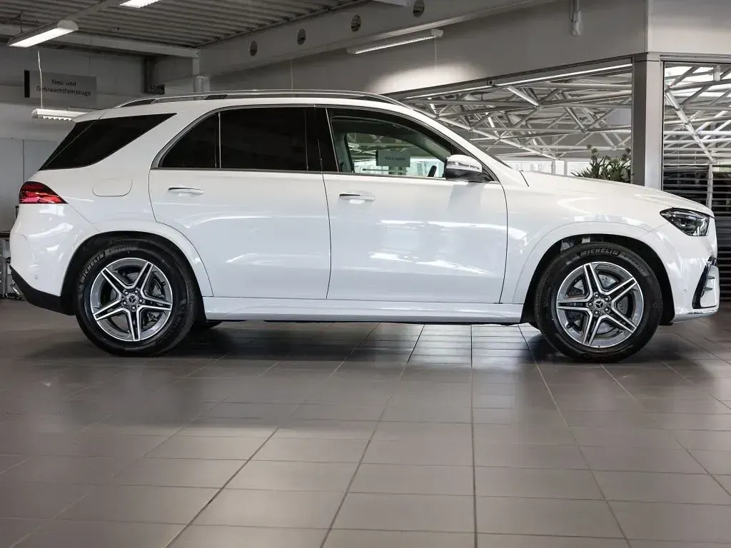 Gebraucht Mercedes GLE300 AMG 269 PS (197 kW) 2025 Weiß SUV