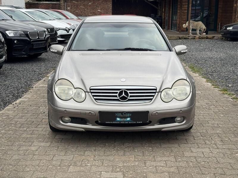 Cubanitsilber metallic Gebraucht 2004 Mercedes C200 Coupé | 2.450 € (Guter Preis) - Bild 1/4