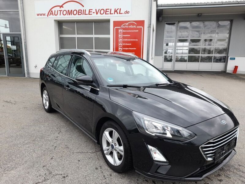 Schwarz Gebraucht 2020 Ford Focus Limousine | 9.999 € (Guter Preis) - Bild 1/4