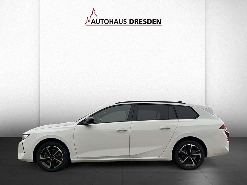 Neu Opel Astra Edition 131 PS (96 kW) 2025 Weiss Kombi