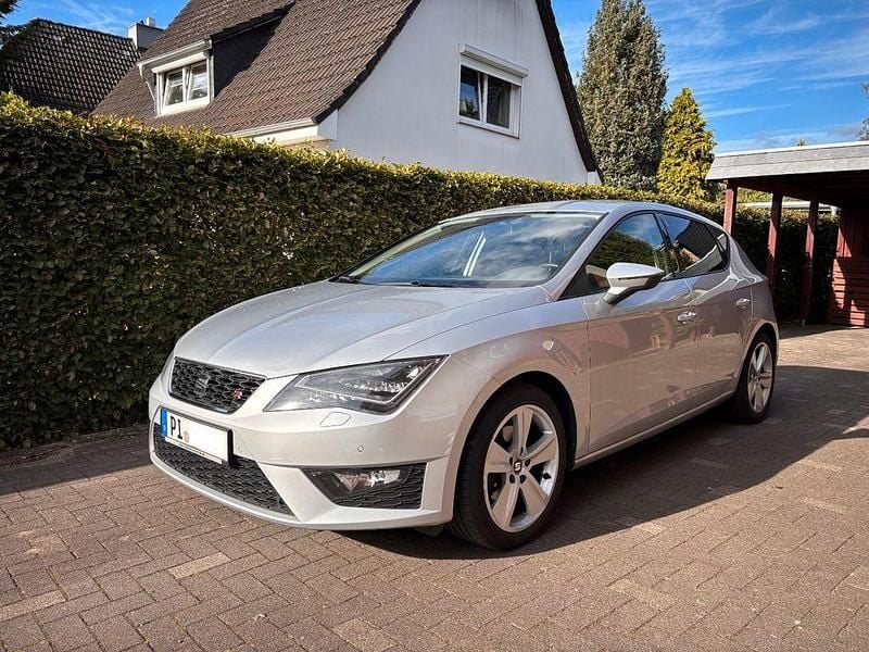 Silber Gebraucht 2013 Seat Leon FR Limousine | 9.750 € (Fairer Preis) - Bild 1/4