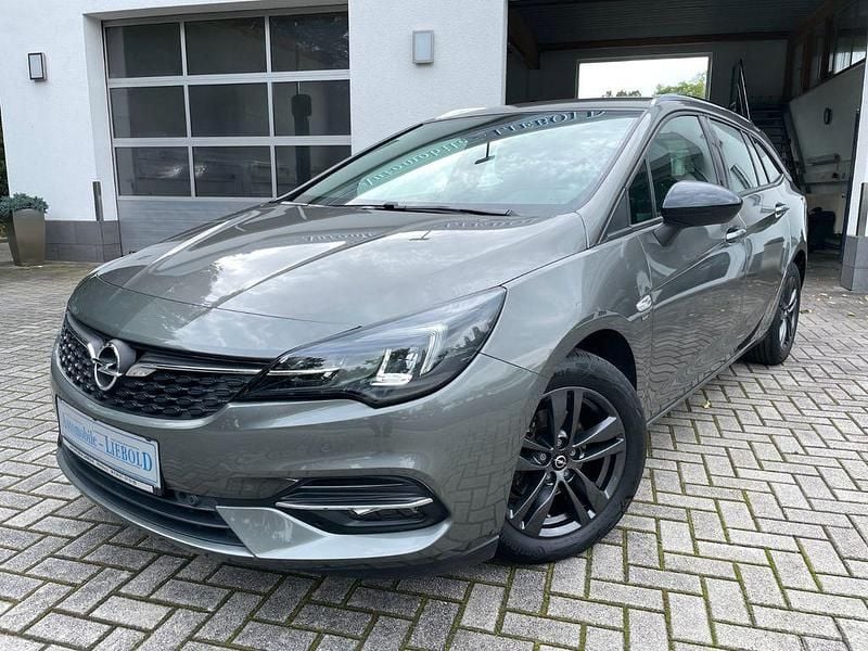 Quarz grau metallic Gebraucht 2020 Opel Astra Kombi | 13.900 € (Fairer Preis) - Bild 1/4