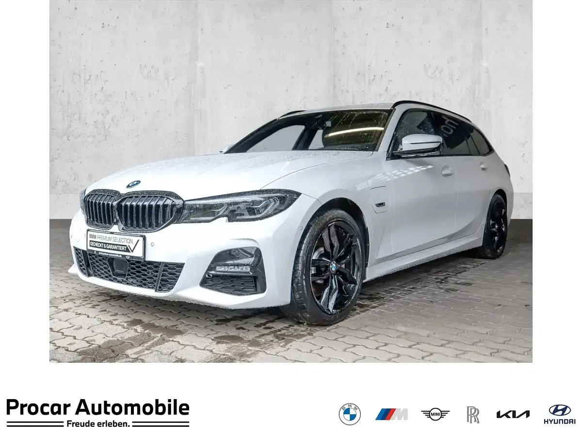 Gebraucht BMW 330 M Sport 252 PS (185 kW) 2022 Kombi
