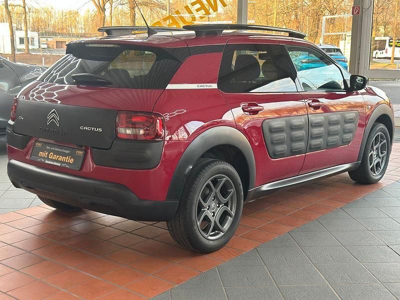 Gebraucht Citroën C4 SELECTION 110 PS (80 kW) 2016 Rot Limousine