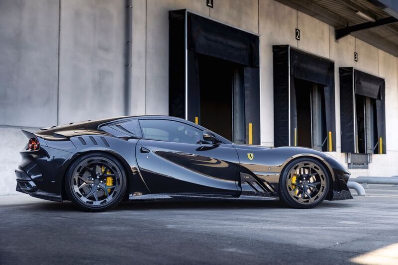 Schwarz Gebraucht 2020 Ferrari 812 | 539.950 € - Bild 1/4