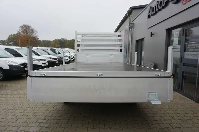 Gebraucht Mercedes Sprinter 190 PS (139 kW) 2023 Weiß Van