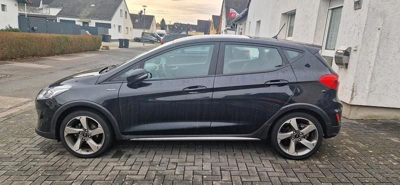 Schwarz Gebraucht 2019 Ford Fiesta Active Kleinwagen | 12.300 € - Bild 1/4