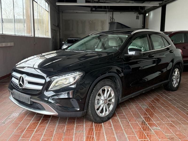 Gebraucht Mercedes GLA200 136 PS (100 kW) 2014 Schwarz SUV