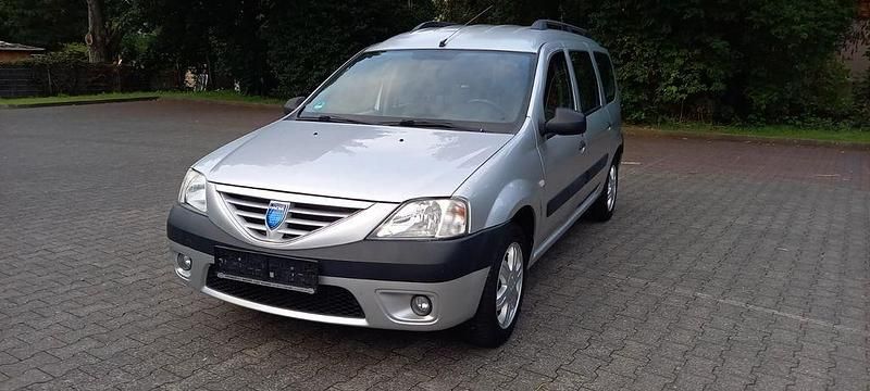 Grau Gebraucht 2007 Dacia Logan Limousine | 2.400 € (Fairer Preis) - Bild 1/4