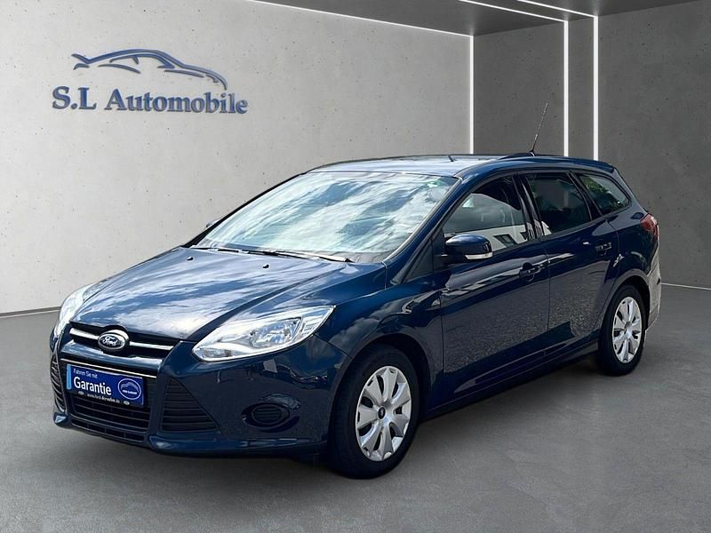 Gebraucht Ford Focus Trend 101 PS (74 kW) 2014 Blau Kombi