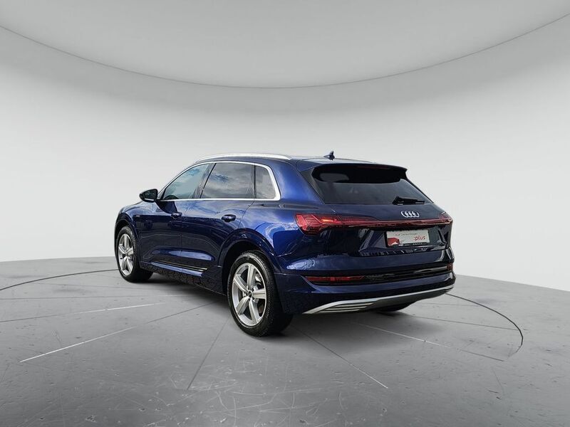 Gebraucht Audi e-tron Advanced Plus 300 kW (408 PS) 2022 Navarrablau metallic SUV