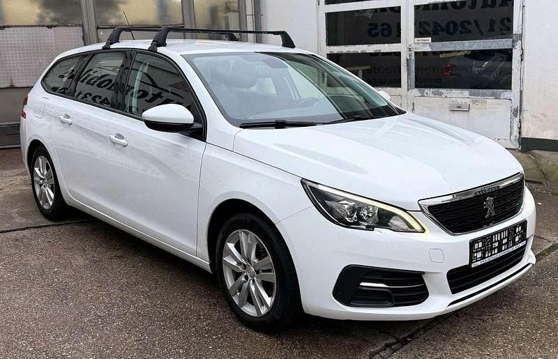Lack weiss banquise/deckende l Gebraucht 2020 Peugeot 308 SW Active Kombi | 7.990 € - Bild 1/4