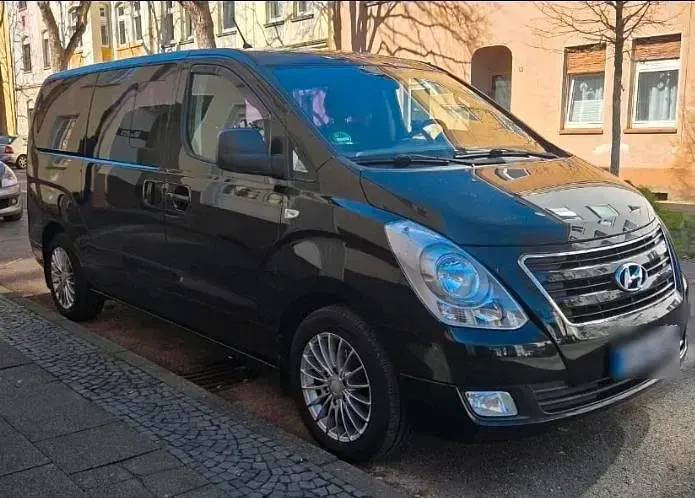 Gebraucht Hyundai H-1 170 PS (125 kW) 2013 Schwarz Van / Kleinbus