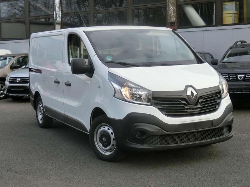 Gebraucht Renault Trafic 121 PS (88 kW) 2018 Weiß Van / Kleinbus