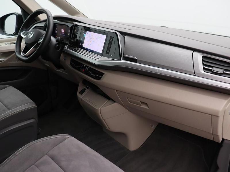 Gebraucht VW Multivan Life 150 PS (110 kW) 2025 Deep black perleffekt Van