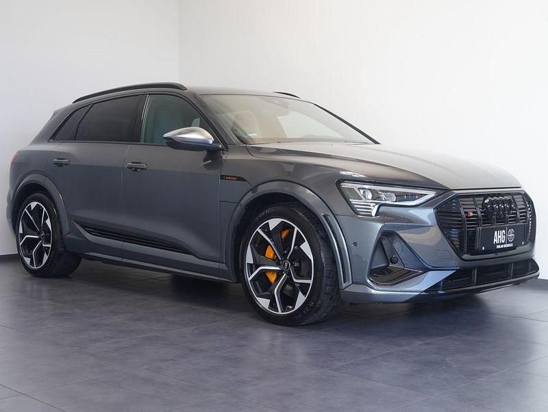 Gebraucht Audi e-tron Sport 369 kW (503 PS) 2022 Grau SUV