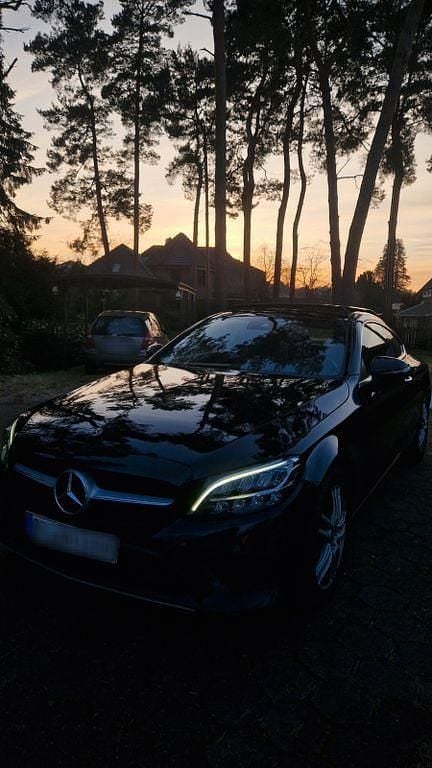 Gebraucht Mercedes C200 184 PS (135 kW) 2018 Schwarz Coupé