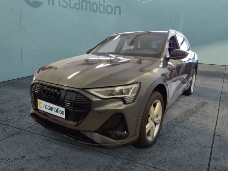 Grau Gebraucht 2022 Audi e-tron S-Line SUV | 64.000 € - Bild 1/3