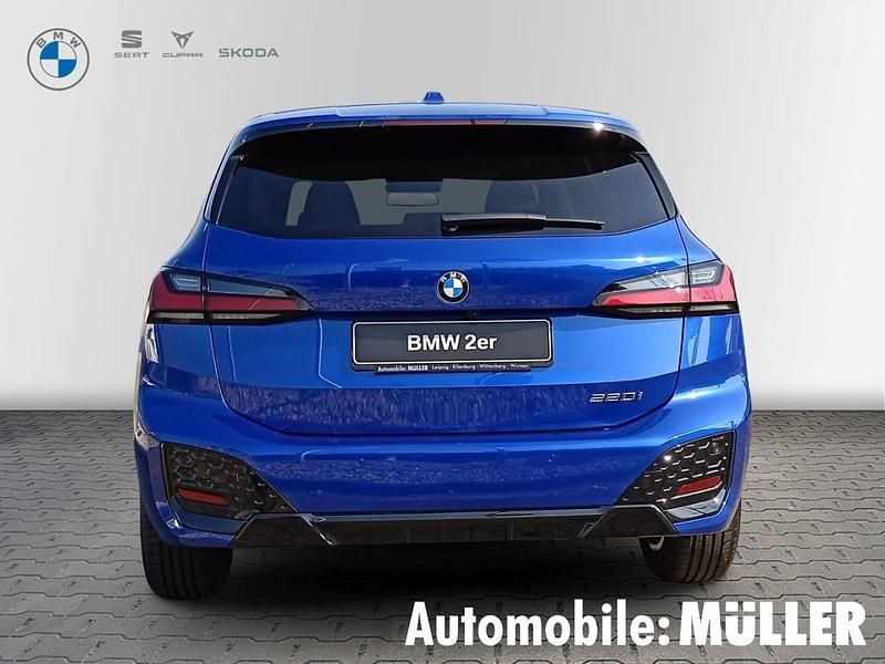 Gebraucht BMW 220 Active Tourer M Sport 156 PS (114 kW) 2024 Blau Van / Kleinbus