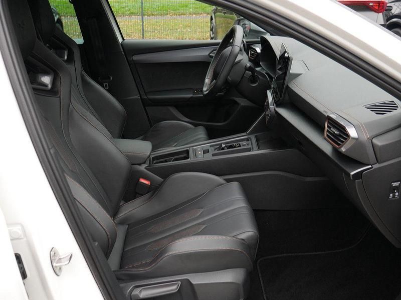 Gebraucht Cupra Leon VZ 300 PS (220 kW) 2023 Weiß Limousine
