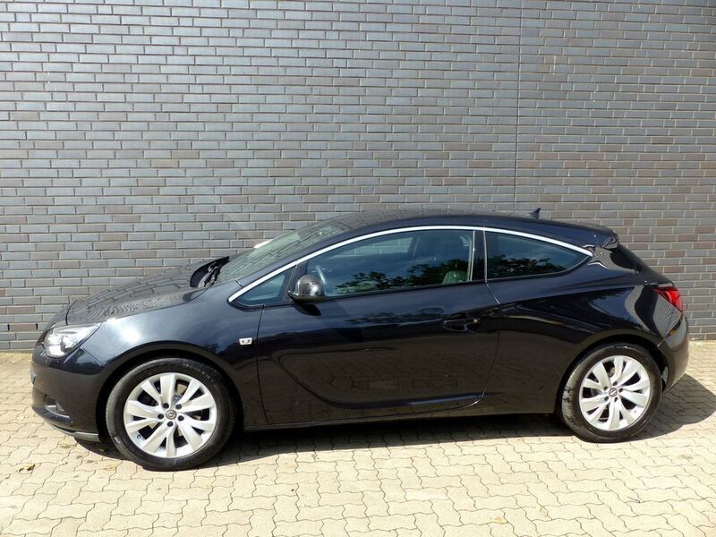 Schwarz Gebraucht 2015 Opel Astra GTC Coupé | 10.998 € (Etwas zu teuer) - Bild 1/4