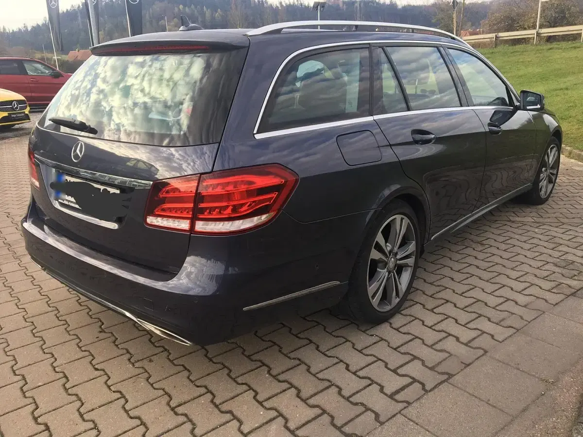 Usata Mercedes E350 252 CV (185 kW) 2014 Blu Station wagon
