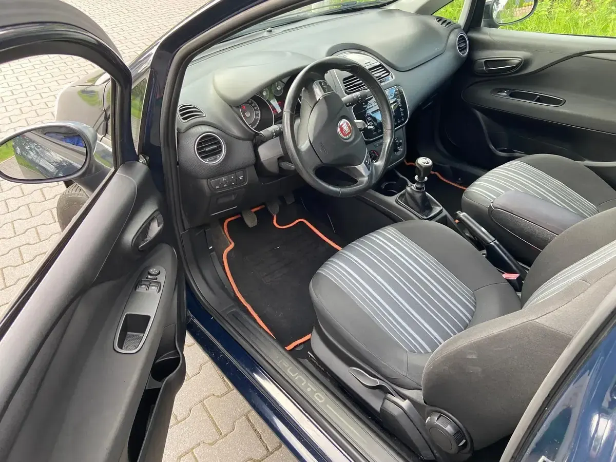 Gebraucht Fiat Punto 69 PS (50 kW) 2011 Blau Kleinwagen