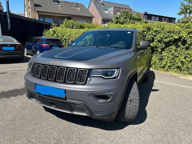Grau Gebraucht 2019 Jeep Grand Cherokee Trailhawk SUV | 27.500 € (Fairer Preis) - Bild 1/4