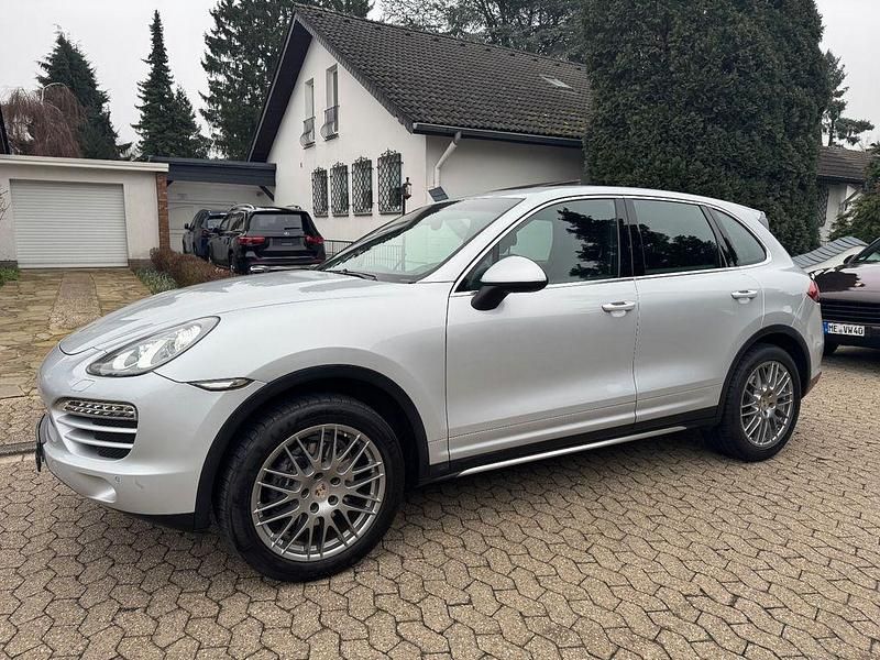 Gebraucht Porsche Cayenne 299 PS (219 kW) 2010 Klassiksilbermetallic SUV